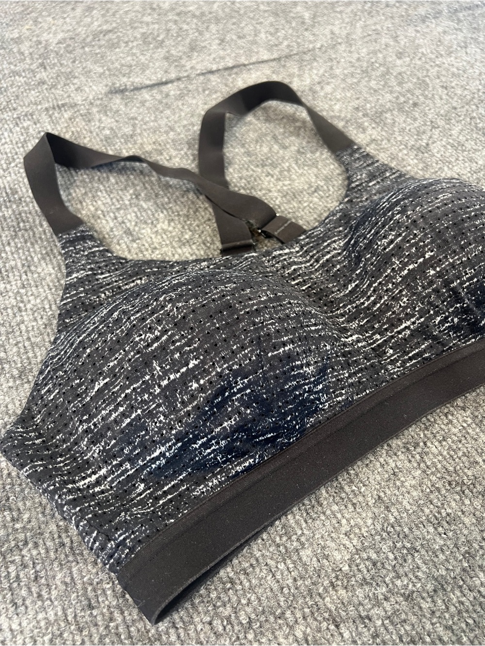 Victoria’s Secret Sports Bra 36C Black Gray Marled Criss Cross Back Activewear